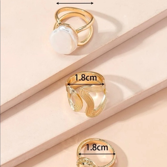 Geo Large Pearl Gold Layering Rings - Picture 4 of 13